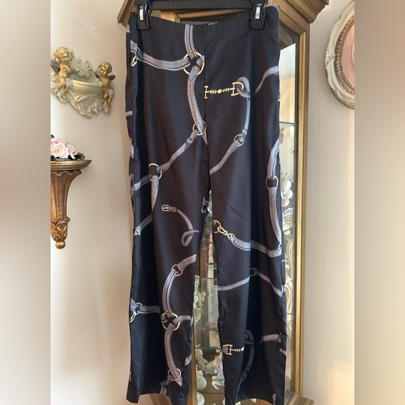 J McLaughlin Like New Stylish Black Pants with Chain Print Size 0. C:4578-12,All Products : American Fashion Style Bags On Sale